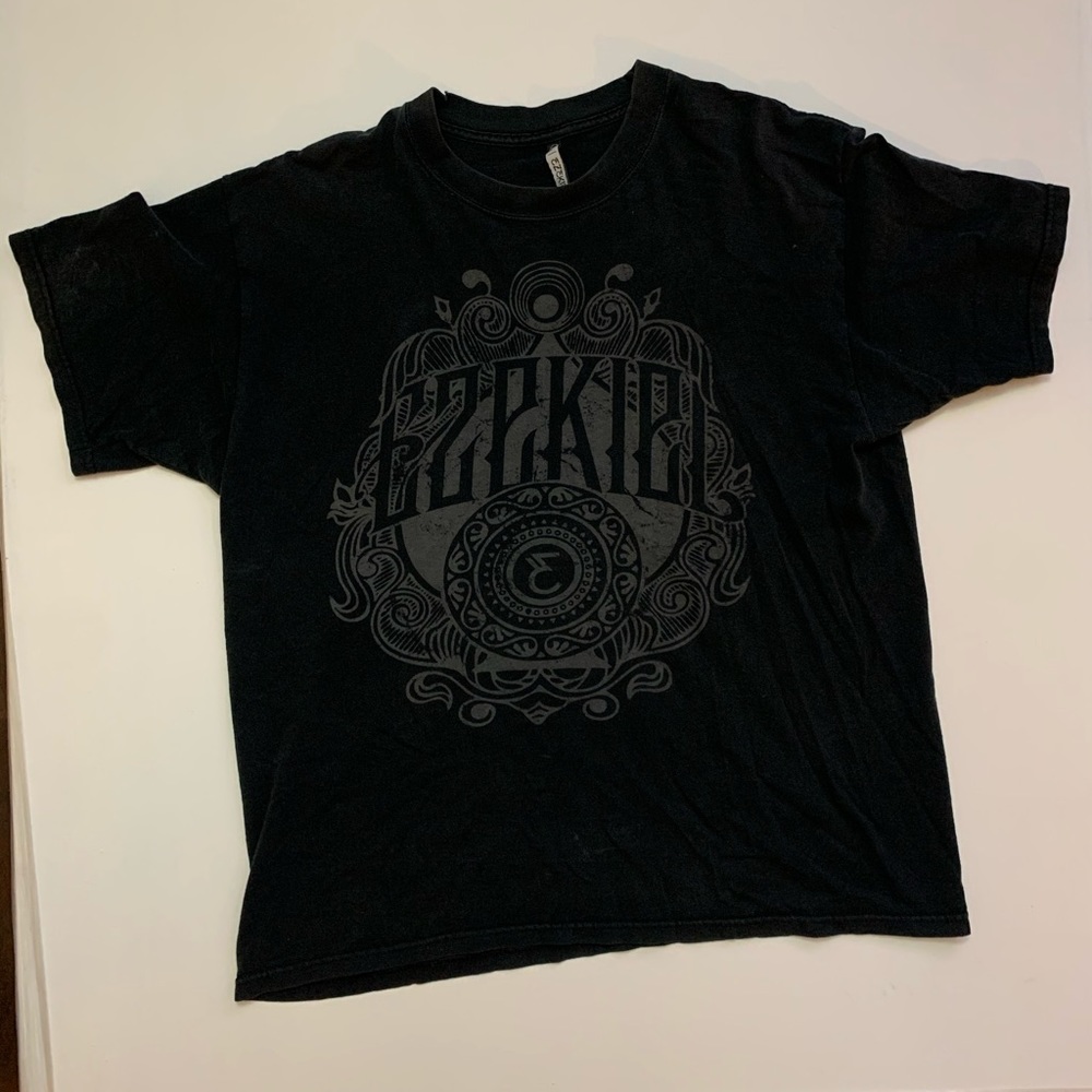 Graphic tshirt